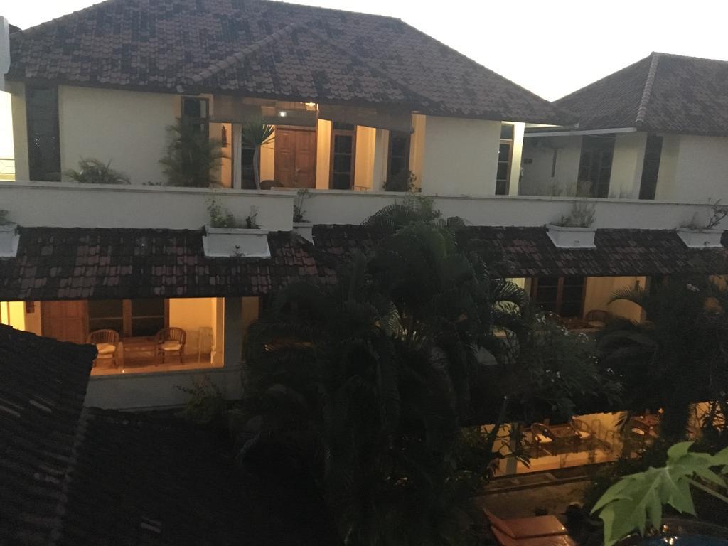 Secret Garden Inn กูตา ภายนอก รูปภาพ